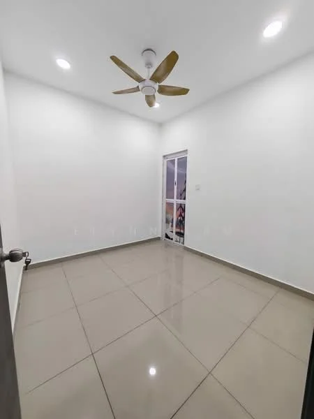 Room features: white painted walls, glossy ceramic tile flooring, ceiling fan with 5 blades, recessed LED downlights, single door, neutral color scheme; style: modern.