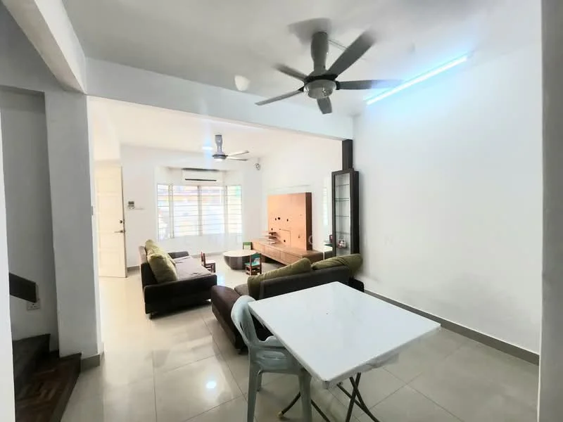 Living features: white painted walls, glossy tile flooring, 5-blade ceiling fan with light, sofa in green fabric, coffee table, TV console, wall-mounted TV, large windows with natural light, decorative wall unit, area rug; style: modern. Dining features: white dining table, plastic chairs; style: modern.