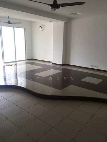 Living features: white painted walls, polished tile flooring, ceiling fan, sliding glass door, natural light from large windows, open layout, decorative flooring pattern, recessed lighting; style: modern.