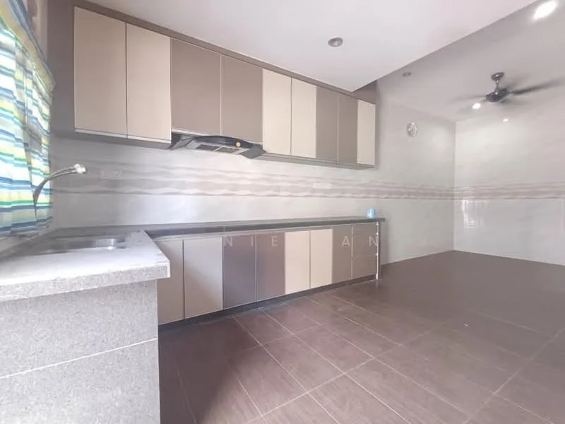 Kitchen features: grey granite countertop, stainless-steel sink, chrome pull-down faucet, flat-panel cabinets in beige and brown, built-in range hood, wall-mounted cabinets, tile backsplash, ceramic tile flooring, recessed downlights, ceiling fan; style: modern.