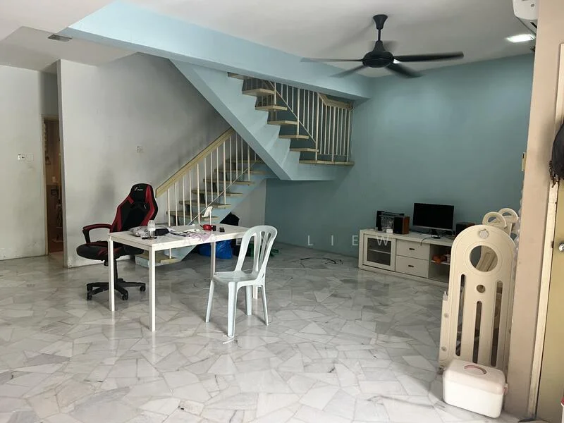 Living features: marble flooring, white painted walls, ceiling fan, staircase with wooden railing, dining table, plastic chairs, TV console, wall-mounted TV, open layout; style: modern.