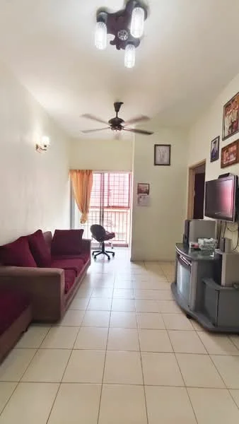 Living features: 3-seater fabric sofa in burgundy, ceiling fan with light, wall-mounted TV, TV console, tile flooring, window with sheer curtains, light-colored painted walls, decorative wall frames, area rug, office chair; style: modern.