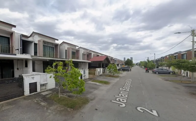 Exterior type: linked terrace house; features: two-storey linked terrace houses, red pitched roof, white painted facade, balconies on upper floors, manicured lawns, paved driveway, street view with road signage, surrounded by greenery; style: modern.
