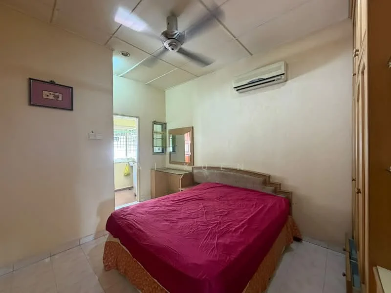 Bedroom features: queen-size bed with red bedspread, wooden headboard, 1 bedside table, wall-mounted mirror, built-in wardrobe, 1 wall-mounted split AC, ceiling fan, white painted walls, tiled flooring.