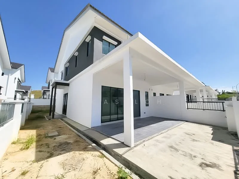 Exterior type: detached bungalow; features: white painted facade, black accent wall, flat roof, approximately 2-storey, manicured lawn area, paved outdoor area, large glass sliding doors, covered porch, fenced perimeter, surrounded by greenery; style: modern.
