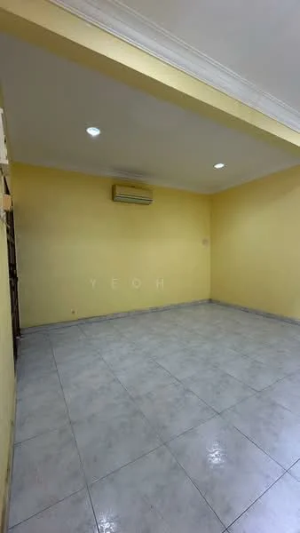 Room features: yellow painted walls, ceramic tile flooring, 1 wall-mounted split AC, recessed downlights, crown moulding, empty space.