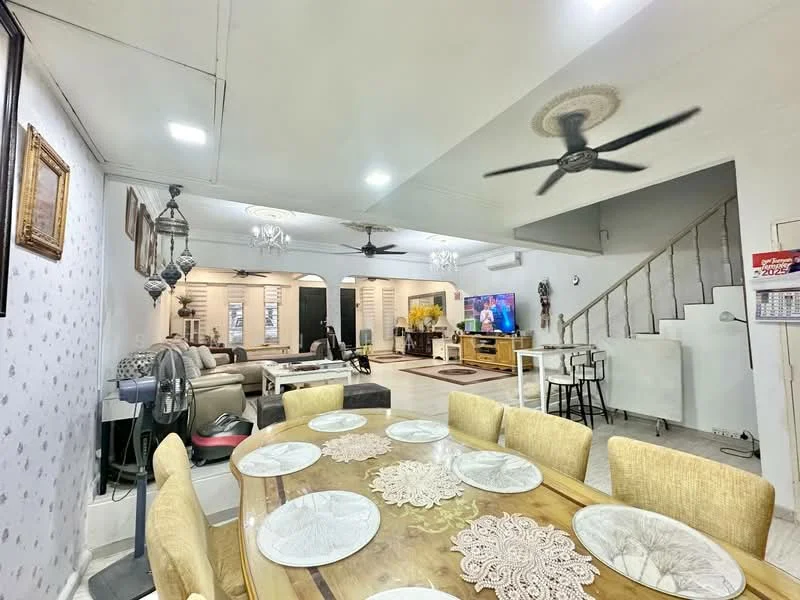 Living features: white painted walls, polished concrete flooring, 5-blade ceiling fan with light, recessed LED downlights, wall-mounted TV, sofa in beige, coffee table, area rug, decorative wall lanterns, dining table with beige chairs, open layout with dining area, staircase with white railing; style: modern.