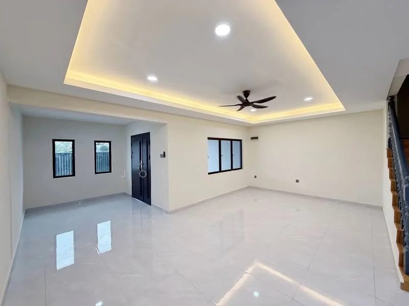 Living features: white painted walls, polished ceramic tile flooring, tray ceiling with recessed lighting, 5-blade ceiling fan, floor-to-ceiling windows, double-door main entrance, open layout, neutral color scheme; style: modern.