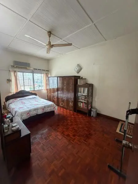 Bedroom features: queen-size bed with white bedding, wooden wardrobe with sliding doors, wooden dresser, wooden bedside table, ceiling fan, window with sheer curtains, wooden parquet flooring, wall-mounted air conditioning unit, decorative wall clock; style: traditional.