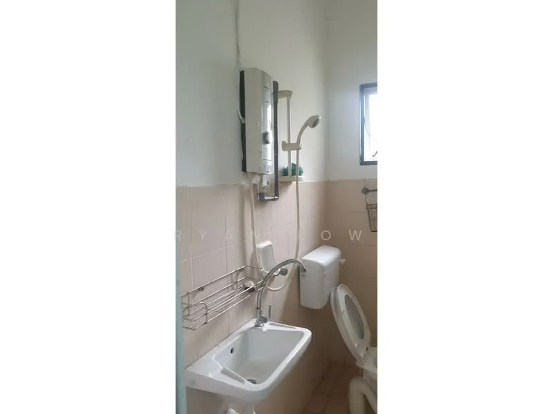 Bathroom features: white tiled walls, cream tiled flooring, single-bowl sink, chrome basin mixer faucet, toilet, shower with handheld showerhead, water heater, wall-mounted storage rack.