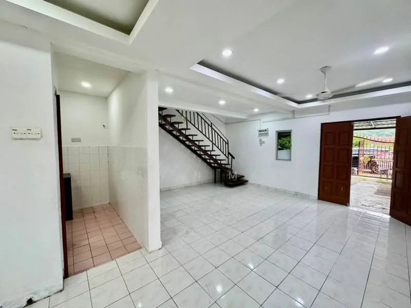 Living features: white painted walls, tile flooring, ceiling with recessed lighting, 5-blade ceiling fan, staircase with wooden steps, large windows, double wooden doors, air conditioning unit; style: modern. Kitchen features: white tiled walls, pink tiled flooring, counter space, sink area.