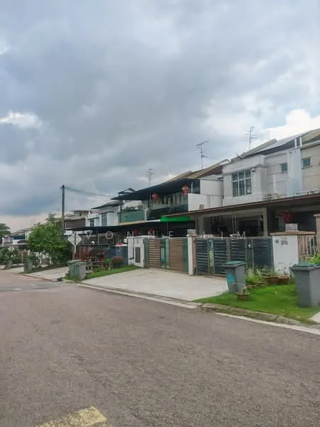 Exterior type: linked terrace house; features: two-storey linked terrace houses, white painted facade, glass balcony railings, manicured lawn, paved driveway, visible antennas on rooftops, greenery along the street, street lighting, fenced front yards; style: modern.