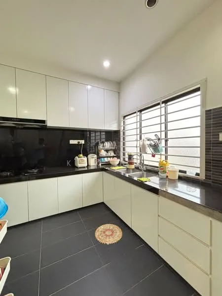 Kitchen features: white flat-panel cabinets, black granite countertop, black backsplash, stainless-steel sink, chrome pull-down faucet, built-in gas hob, exhaust hood, window with metal grilles, tile flooring in dark grey, decorative round rug; style: modern.