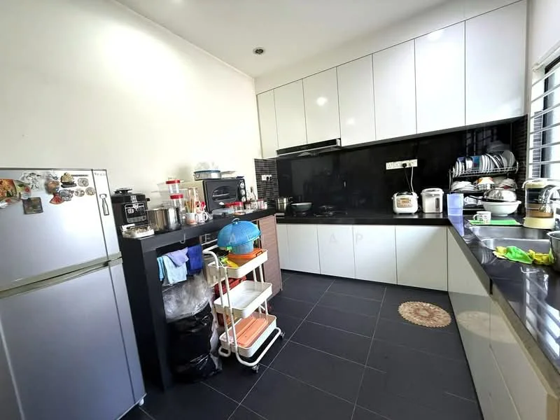 Kitchen features: stainless-steel fridge, black countertop, white high-gloss cabinetry, black tiled backsplash, ceramic tile flooring, built-in oven, 4-burner gas hob, kitchen island with storage, microwave, toaster, rice cooker, dishwasher, open shelving, decorative rug; style: modern.
