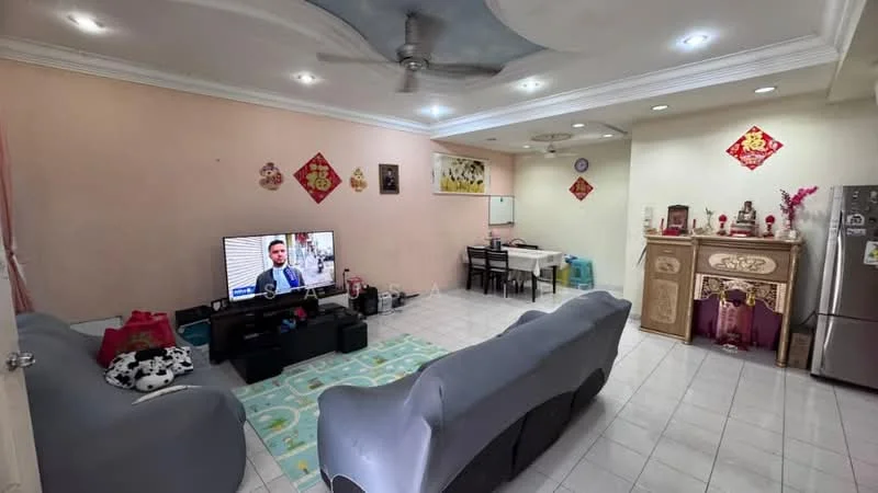 Living features: 2-seater fabric sofa in grey, 3-seater fabric sofa in grey, coffee table, wall-mounted TV, TV console, area rug with geometric pattern, ceiling fan, recessed downlights, decorative wall art, dining table with chairs, fridge, built-in cabinet with decorative elements; style: contemporary.