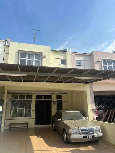 Exterior type: linked terrace house; features: cream painted facade, flat roof, single-storey, car porch with awning, manicured lawn, paved driveway, front entrance door, windows with grills, satellite dish on roof; style: modern.