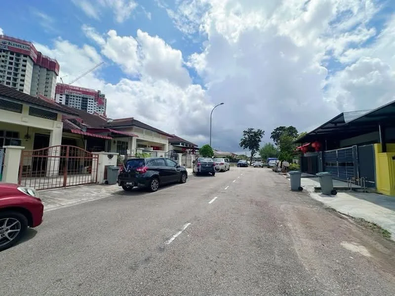 Exterior type: linked terrace house; features: two-storey linked terrace houses, paved driveway, street view with parked cars, sidewalk, greenery along the street, cloudy sky, urban residential area; style: modern.