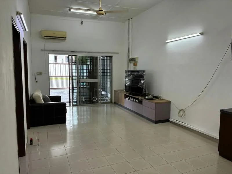 Living features: white painted walls, tile flooring, 5-blade ceiling fan, wall-mounted TV, TV console, sofa in dark color, sliding glass door, window with security grille, air conditioning unit, LED wall light; style: modern.