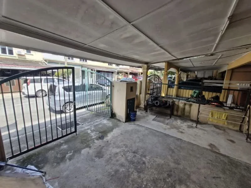 Exterior type: car porch; features: covered car porch, metal gate, concrete flooring, exposed ceiling, parking space for 1 car, wall-mounted storage, drainage system, surrounding residential area; style: modern.