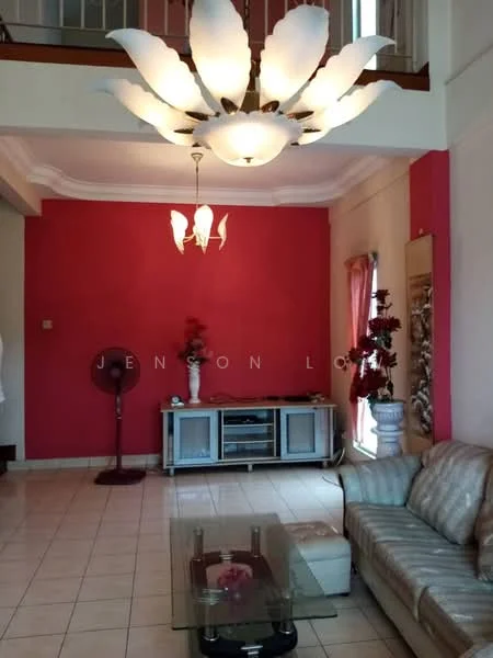 Living features: pink accent wall, cream painted walls, ceramic tile flooring, 5-blade ceiling fan with light, chandelier, sofa in cream leather, coffee table, TV console, decorative vase, window with sheer curtains, standing fan; style: modern.