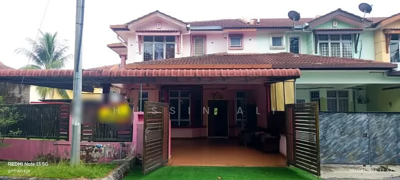 Exterior type: linked terrace house; features: red tiled roof, cream painted facade, pink painted walls, green painted walls, wooden gate, manicured lawn, front porch, two-storey structure, satellite dishes on roof, fenced yard; style: modern.