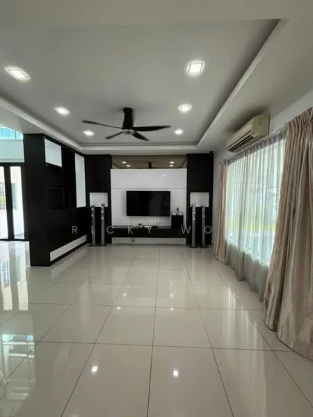 Living features: white painted walls, polished ceramic tile flooring, tray ceiling, 5-blade ceiling fan with light, recessed LED downlights, wall-mounted TV, TV console, floor-to-ceiling windows with sheer curtains, light-colored curtains, built-in shelving unit, air conditioning unit; style: modern.