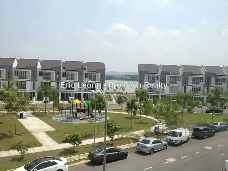 Exterior type: linked terrace house; features: two-storey linked terrace houses, manicured lawn, playground with equipment, paved walkway, parking spaces, mature trees, concrete driveway, modern architectural design, surrounded by greenery; style: modern.