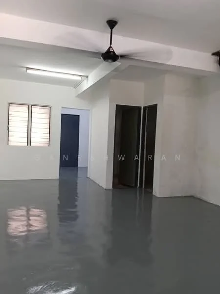 Room features: white painted walls, grey polished concrete flooring, ceiling fan, window with horizontal slats, doorway leading to another room, doorway leading to a closet, open layout, bright lighting; style: modern.