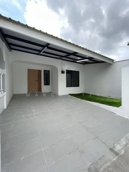 Exterior type: detached bungalow; features: flat roof with overhang, grey tiled flooring, white painted walls, wooden front door, large window, manicured lawn, covered car porch, concrete pathway; style: modern.