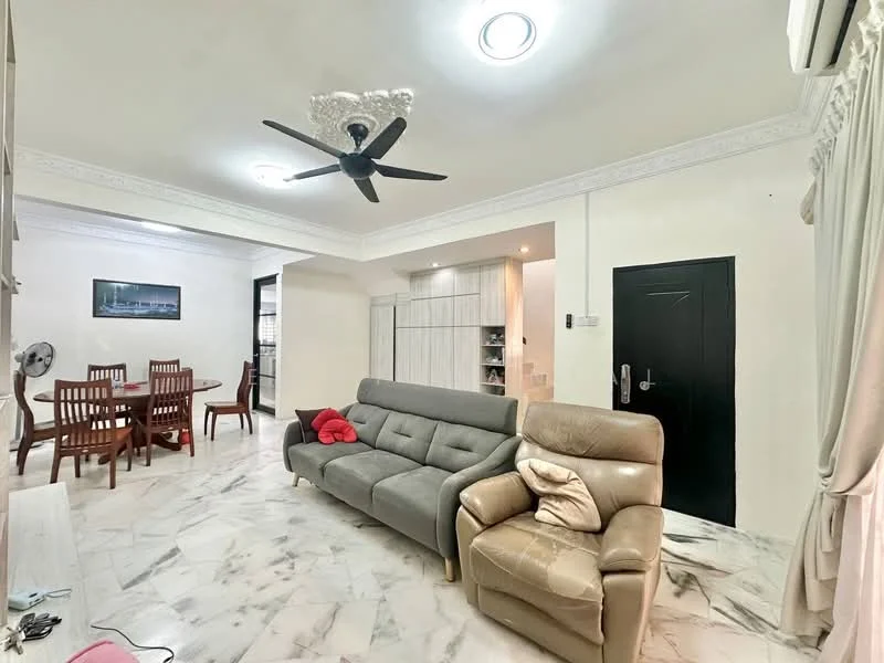 Living features: marble tile flooring, white painted walls, tray ceiling, 5-blade ceiling fan with light, sofa in beige leather, red throw pillows, wall-mounted TV, decorative wall art, area rug, dining table with wooden chairs, open layout to dining area; style: modern.