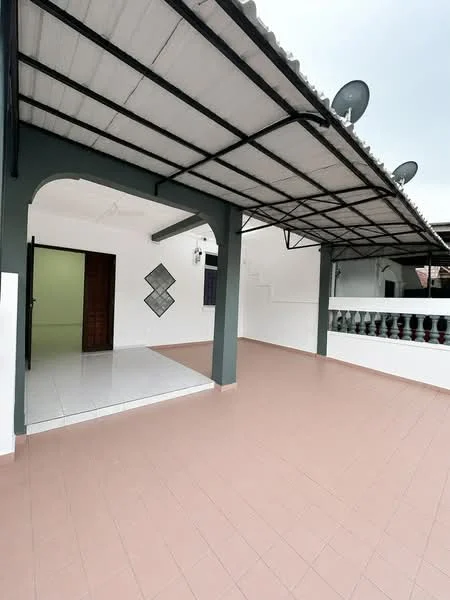 Exterior features: covered terrace, white painted walls, grey accent wall, terracotta tile flooring, metal roof, balustrade with decorative elements, outdoor lighting fixtures, satellite dishes mounted on roof; style: modern.