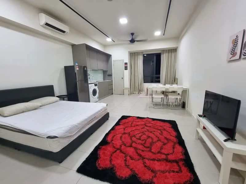 Living features: queen-size bed, black upholstered bed frame, white mattress, red area rug with floral pattern, wall-mounted TV, white TV console, dining table with four chairs, kitchenette with grey cabinetry, stainless-steel washing machine, refrigerator, built-in oven, 2-burner electric hob, ceiling fan, wall-mounted split AC, floor-to-ceiling windows with curtains; style: modern; view: city.