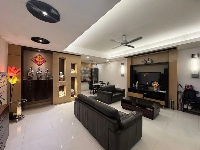 Living features: 2-seater leather sofa in black, 3-seater leather sofa in black, coffee table in dark wood, wall-mounted TV, TV console in dark wood, ceiling fan with light, recessed downlights, decorative wall with display shelves, framed artwork, white tiled flooring, feature wall with decorative elements, dining area visible in background; style: modern.