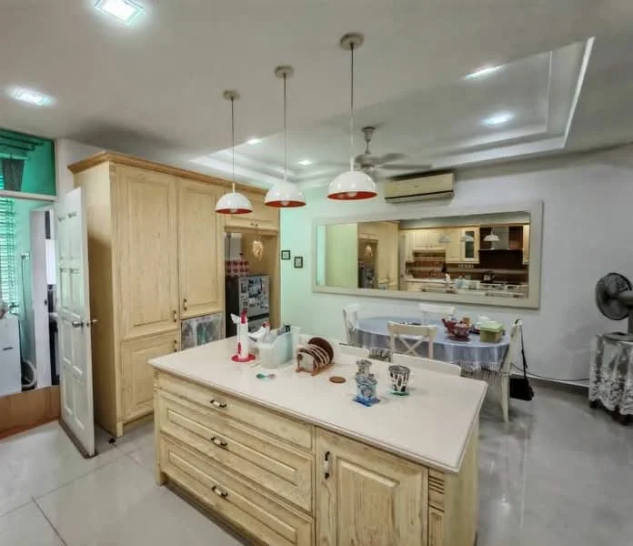 Kitchen features: island countertop with white surface, wood cabinetry with light finish, stainless-steel fridge, built-in oven, 4-burner gas hob, pendant lights over island, recessed ceiling lights, dining table with white tablecloth, ceiling fan, mirror backsplash, tile flooring, green accent wall, open shelving, decorative items on countertop; style: modern.