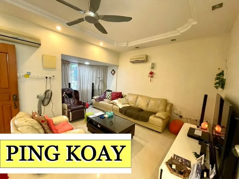 Living features: cream leather sofa, 3-seater sofa, coffee table, wall-mounted TV, TV console, ceiling fan, recessed lighting, air conditioning unit, curtains, decorative wall art, tile flooring, crown moulding; style: contemporary.