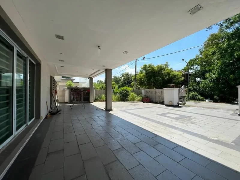 Exterior features: paved flooring, overhang roof, outdoor lighting fixtures, manicured landscaping, surrounding greenery, fenced perimeter, driveway access, open space, wall with gate; style: modern.