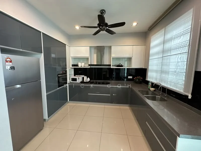 Kitchen features: grey flat-panel cabinets, white upper cabinets, black countertop, stainless-steel fridge, built-in microwave, stainless-steel sink, chrome pull-down faucet, ceramic tile flooring, 5-blade ceiling fan with light, recessed downlights, black backsplash, white roller blinds; style: modern.