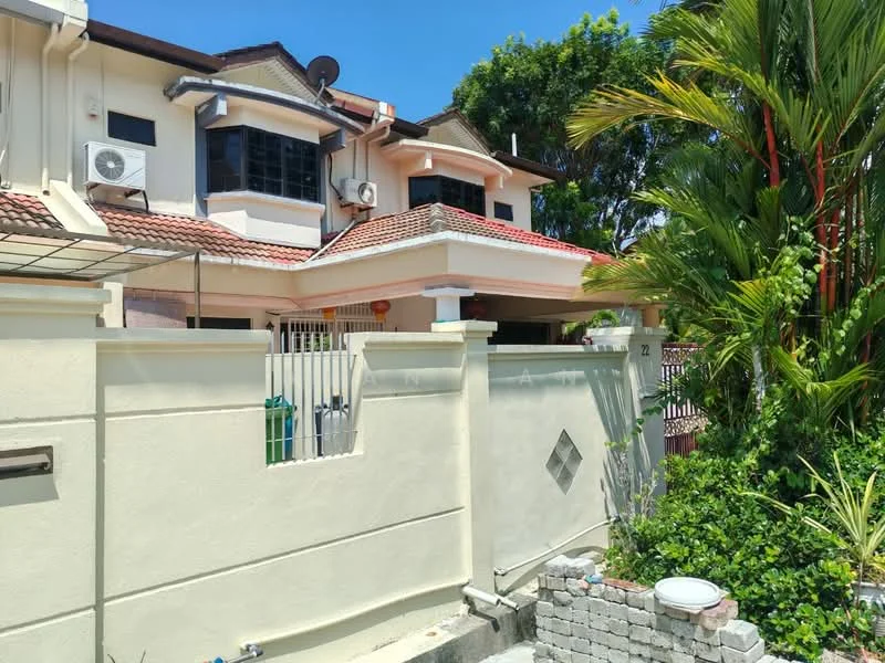 Exterior type: linked terrace house; features: white painted facade, red tiled roof, two-storey structure, manicured garden, paved walkway, fence with diamond pattern, air conditioning units on facade, satellite dish on roof, tropical landscaping with palm trees; style: modern.