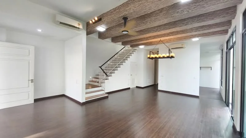 Living features: wooden flooring, exposed wooden beams on ceiling, recessed downlights, 5-blade ceiling fan, large windows with natural light, open layout, staircase with metal railing, chandelier light fixture, white painted walls, air conditioning unit; style: modern. Room features: white painted walls, air conditioning unit.