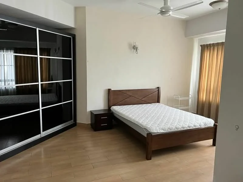 Bedroom features: wooden flooring, white painted walls, ceiling fan, queen-size bed frame, mattress, built-in wardrobe with mirrored doors, nightstand, curtains in beige, window with city view; style: modern; view: city.