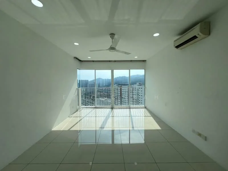 Living features: white painted walls, glossy tile flooring, 5-blade ceiling fan with light, floor-to-ceiling windows, city view, air conditioning unit, natural light, open layout; style: modern; view: city.