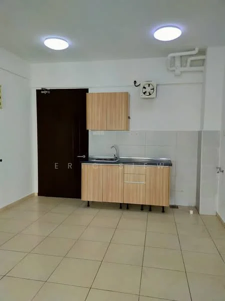 Kitchen features: laminate cabinetry in light wood finish, stainless-steel sink, chrome faucet, black countertop, wall-mounted split AC, white tiled backsplash, cream tiled flooring, two ceiling lights, door with dark wood finish; style: modern.