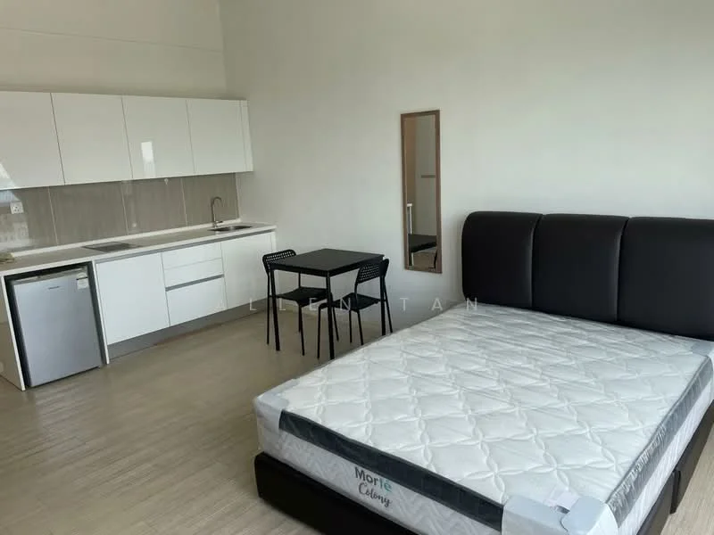 Room features: white cabinets, grey countertop, stainless-steel sink, chrome faucet, built-in kitchen with stove, refrigerator, black upholstered headboard, queen-size bed, black dining table with four chairs, mirror on wall, laminate flooring, white walls; style: modern.