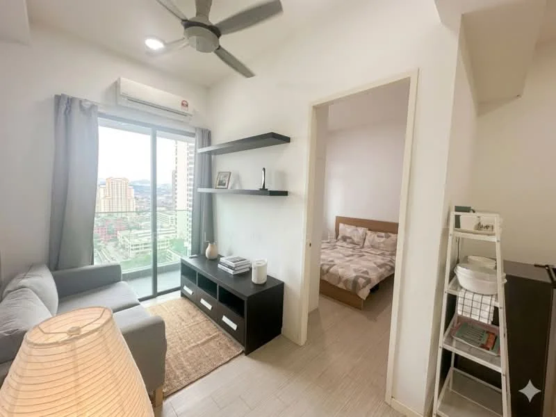 Living features: grey fabric sofa, 5-blade ceiling fan with light, floor-to-ceiling windows, roller blinds, light-colored walls, laminate flooring, area rug, shelf unit, decorative lamp; style: modern; view: city. Bedroom features: double bed with patterned bedding, light-colored walls, laminate flooring, window with city view, built-in wardrobe; style: modern; view: city.