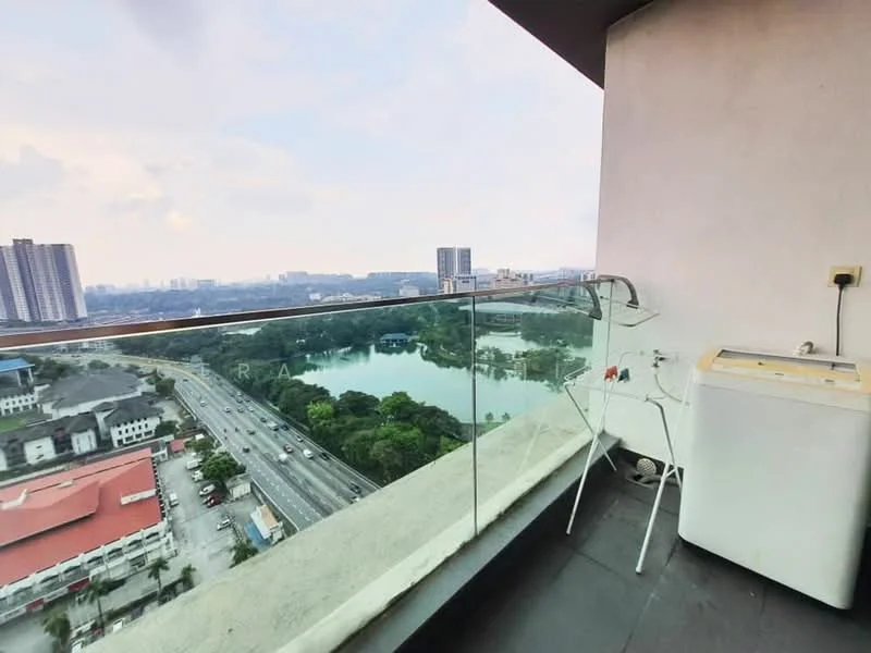 Room features: glass railing, washing machine, outdoor chair, city view, lake view, high-rise building, paved flooring, balcony; view: city.
