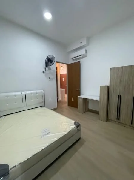 Bedroom features: queen-size bed with upholstered headboard, light wood flooring, white painted walls, ceiling-mounted air conditioning unit, 5-blade ceiling fan, built-in wardrobe with sliding doors, study desk, wall-mounted mirror; style: modern.