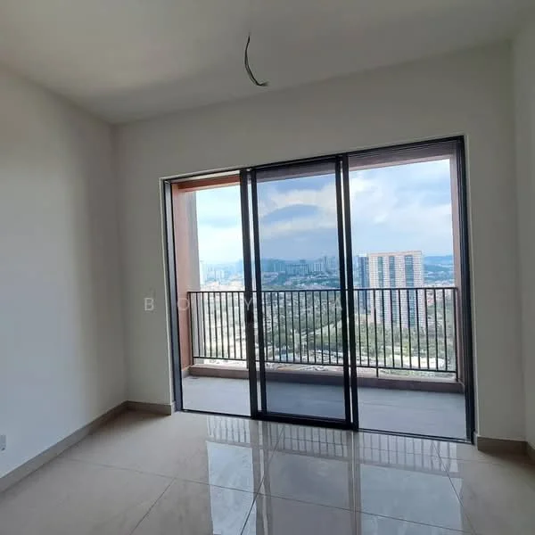 Room features: large sliding glass door, floor-to-ceiling windows, city skyline view, white painted walls, cream tiled flooring, ceiling with no visible fixtures, balcony access, open space layout; style: modern; view: city.