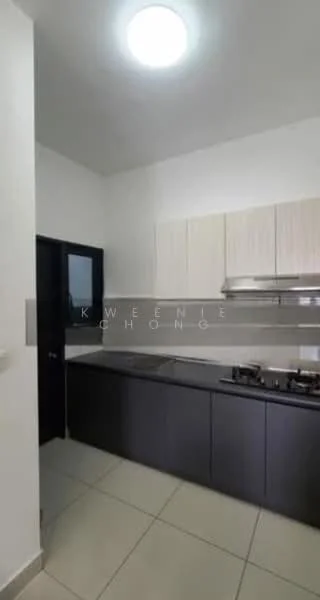 Kitchen features: light-colored upper cabinets, dark-colored lower cabinets, stainless-steel gas hob, stainless-steel range hood, grey countertop, white tiled backsplash, neutral-colored walls, tile flooring, recessed ceiling light; style: modern.