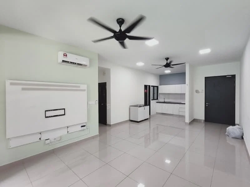 Living features: white painted walls, light grey accent wall, glossy ceramic tile flooring, 2 ceiling fans, wall-mounted air conditioning unit, built-in entertainment unit, open layout to kitchen, kitchen cabinetry visible, black door, recessed lighting; style: modern.