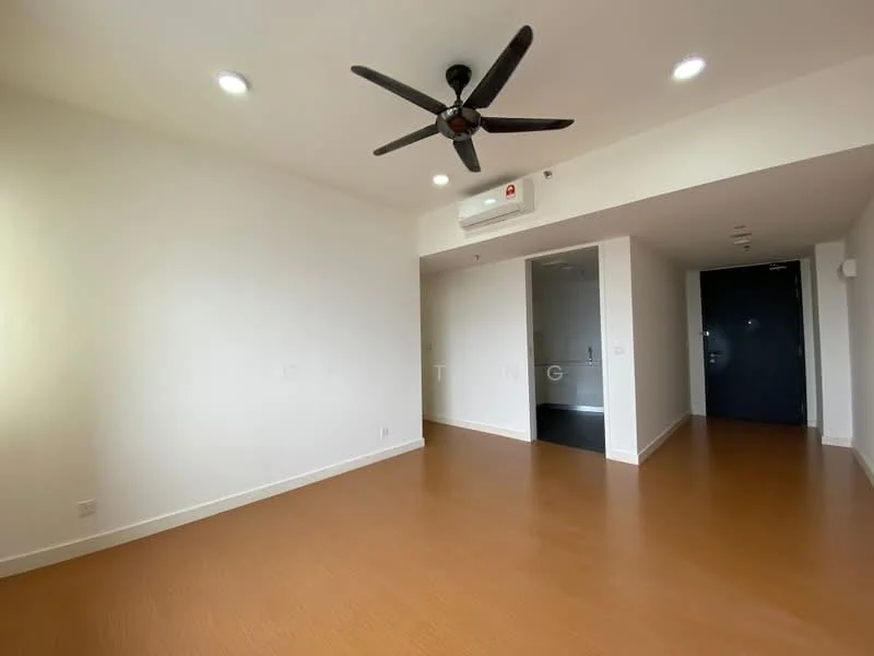 Living features: light brown laminate flooring, white painted walls, 5-blade ceiling fan with light, 1 wall-mounted split AC, recessed downlights, doorway leading to bathroom, doorway leading to hallway, open layout; style: modern.